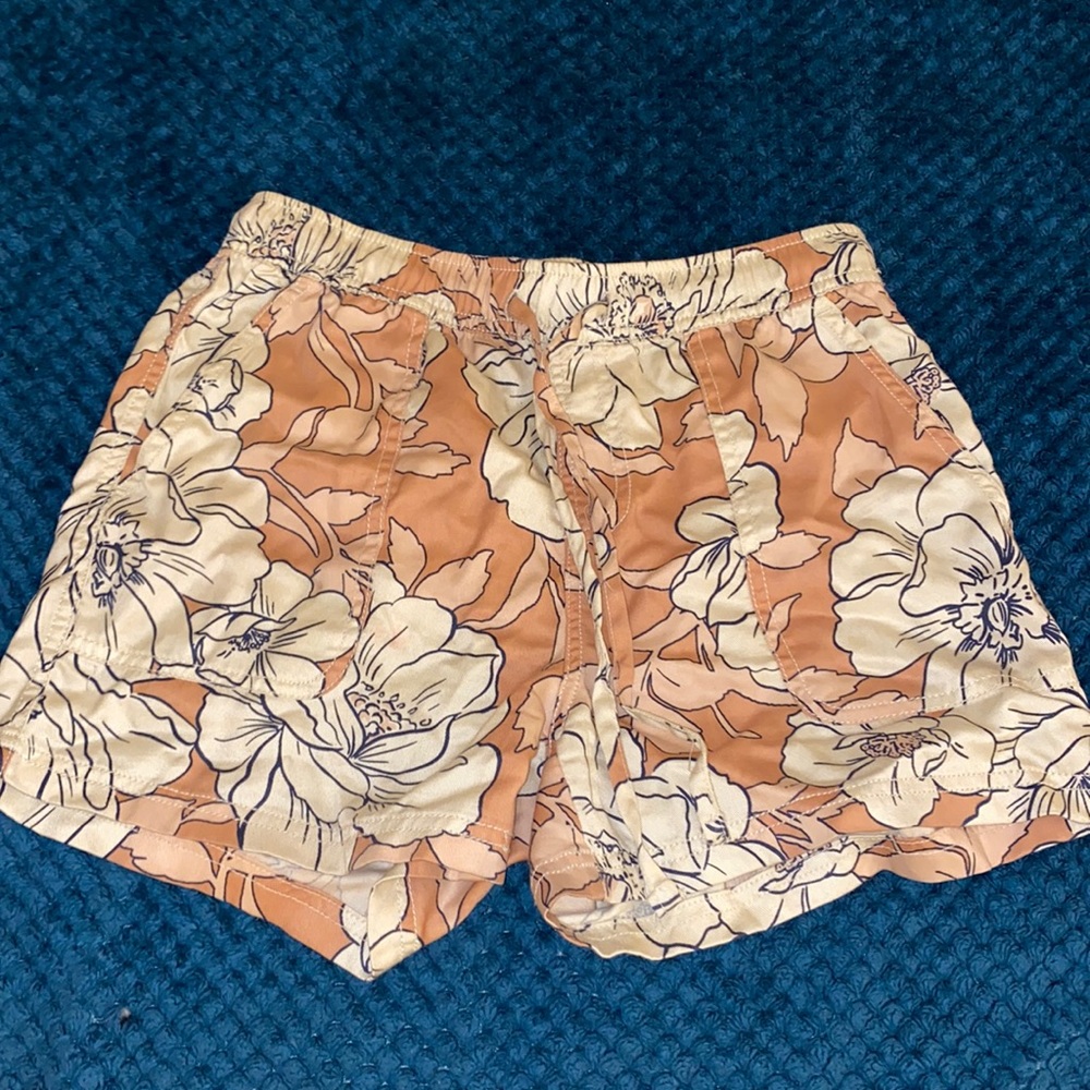floral shorts